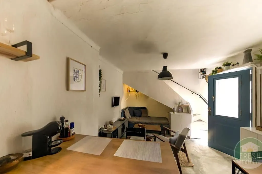 Casitalonga - Modern 1 Bed Apartment In Sayalonga 0*,  Spanien