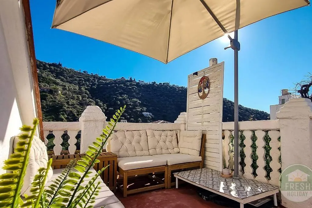 Casitalonga - Modern 1 Bed Apartment In Sayalonga